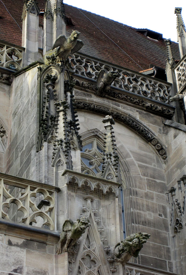 089 Gargoyles in Schwaebisch Gmuend